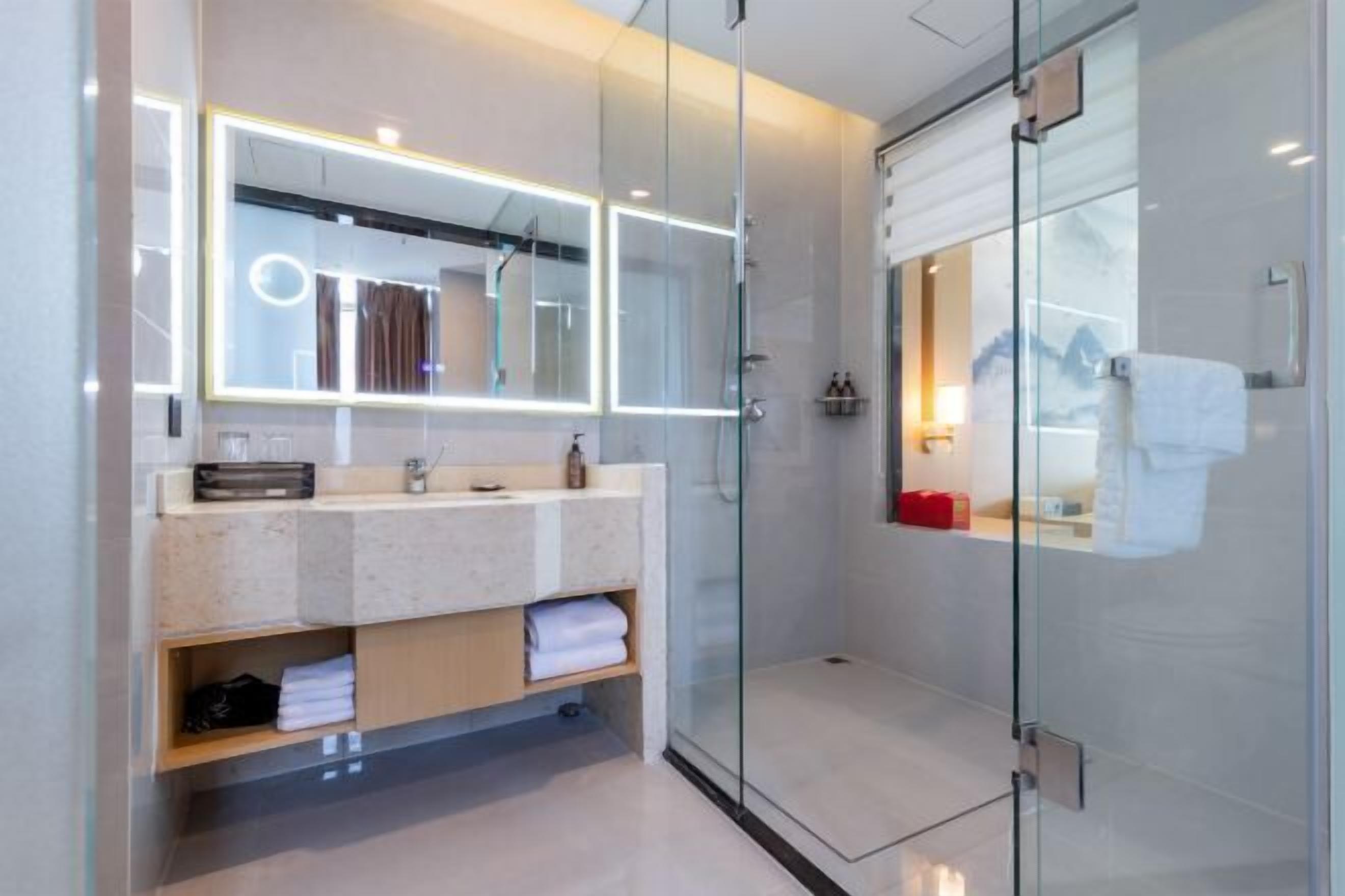 Minibar, in-room safe, alarm clocks