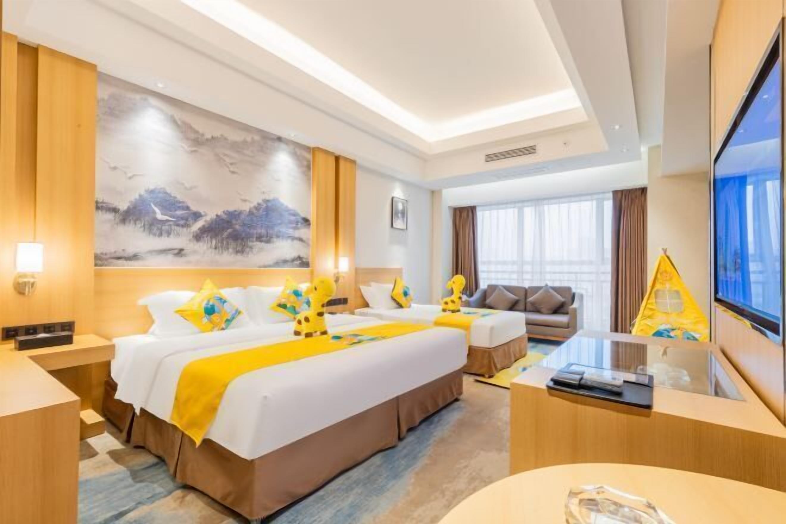 Minibar, in-room safe, alarm clocks