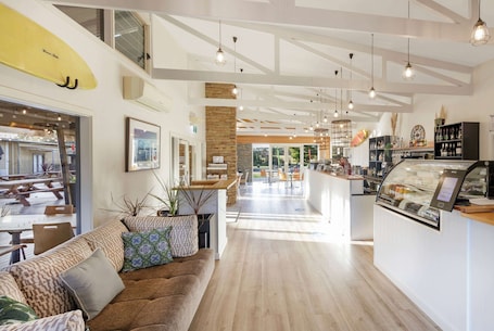 Lobby. Ramada Resort by Wyndham Phillip Island