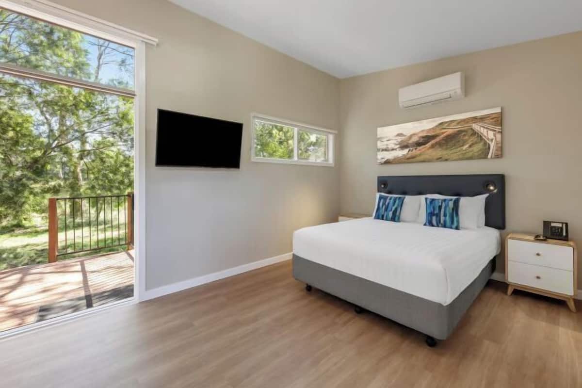 In-room safe, blackout curtains, iron/ironing board, free WiFi