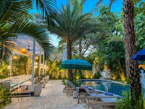 Outdoor pool, sun loungers - The Bali Dream Villa Resort Echo Beach Canggu (Canggu)