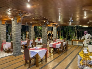 Breakfast, lunch, dinner served; international cuisine, pool views