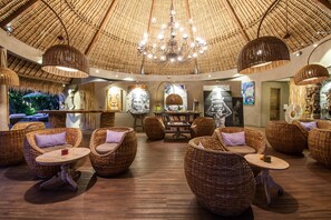 Lobby lounge - Blue Karma Dijiwa Seminyak (Seminyak)