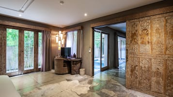 Two Bedroom villa with pool | 1 chambre, minibar, coffres-forts dans les chambres