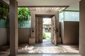 Interior entrance - Blue Karma Dijiwa Seminyak (Seminyak)