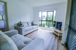 Homestead | Living area | Smart TV - Ingenia Holidays Taigum (Taigum)