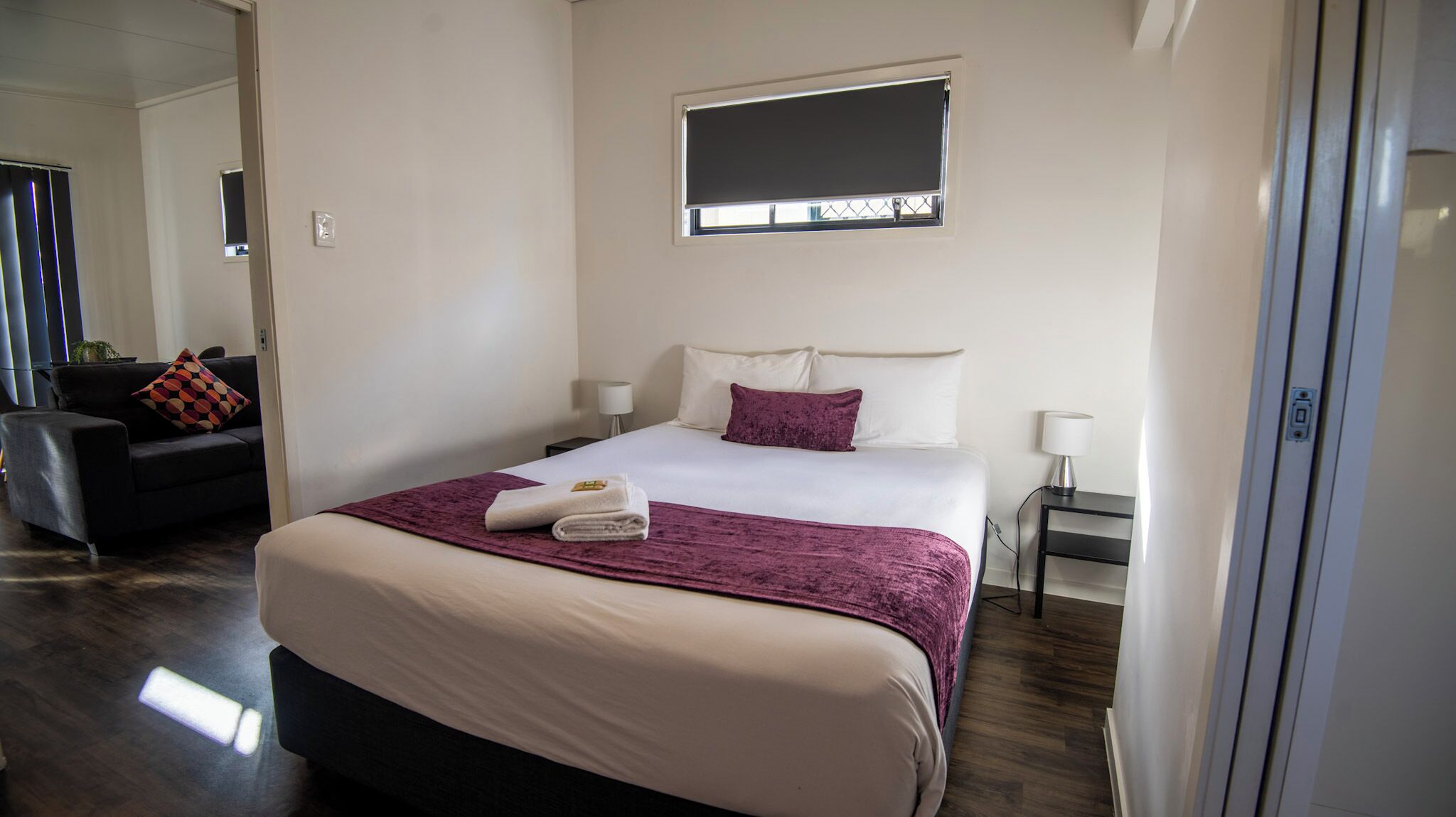 Fer et planche à repasser, draps fournis