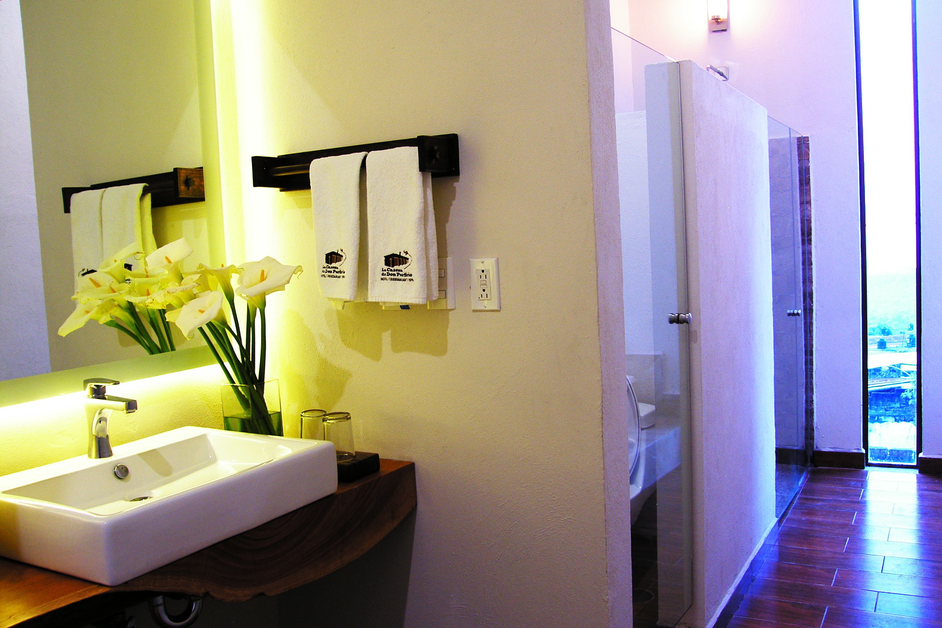 lover suite deluxe | bathroom | shower, rainfall showerhead, free toiletries, hair dryer