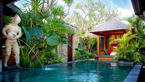 Kolam renang outdoor