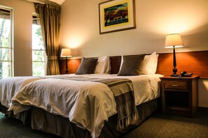 Deluxe Room, 1 Double or 2 Twin Beds (King Solomon's Room) | Desk, free WiFi, bed sheets - Mantenga Lodge (Lobamba)