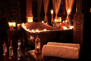 Premier-sviitti | Kylpyhuone | Suihku, designer-hygieniatuotteet, kylpytakit, bidee