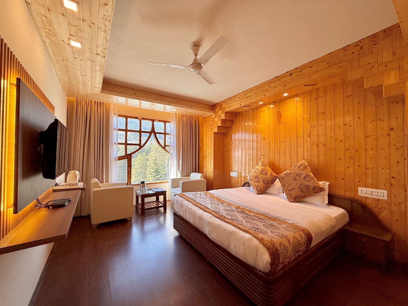 Luxury Room, 1 Double Bed | Rollaway beds, free WiFi