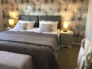 Frigobar, Wi-Fi de cortesia, roupa de cama