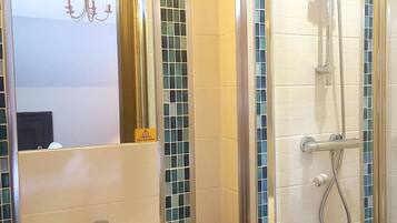 Standard Double Room, Ensuite (Room 5 Second floor) | Bathroom