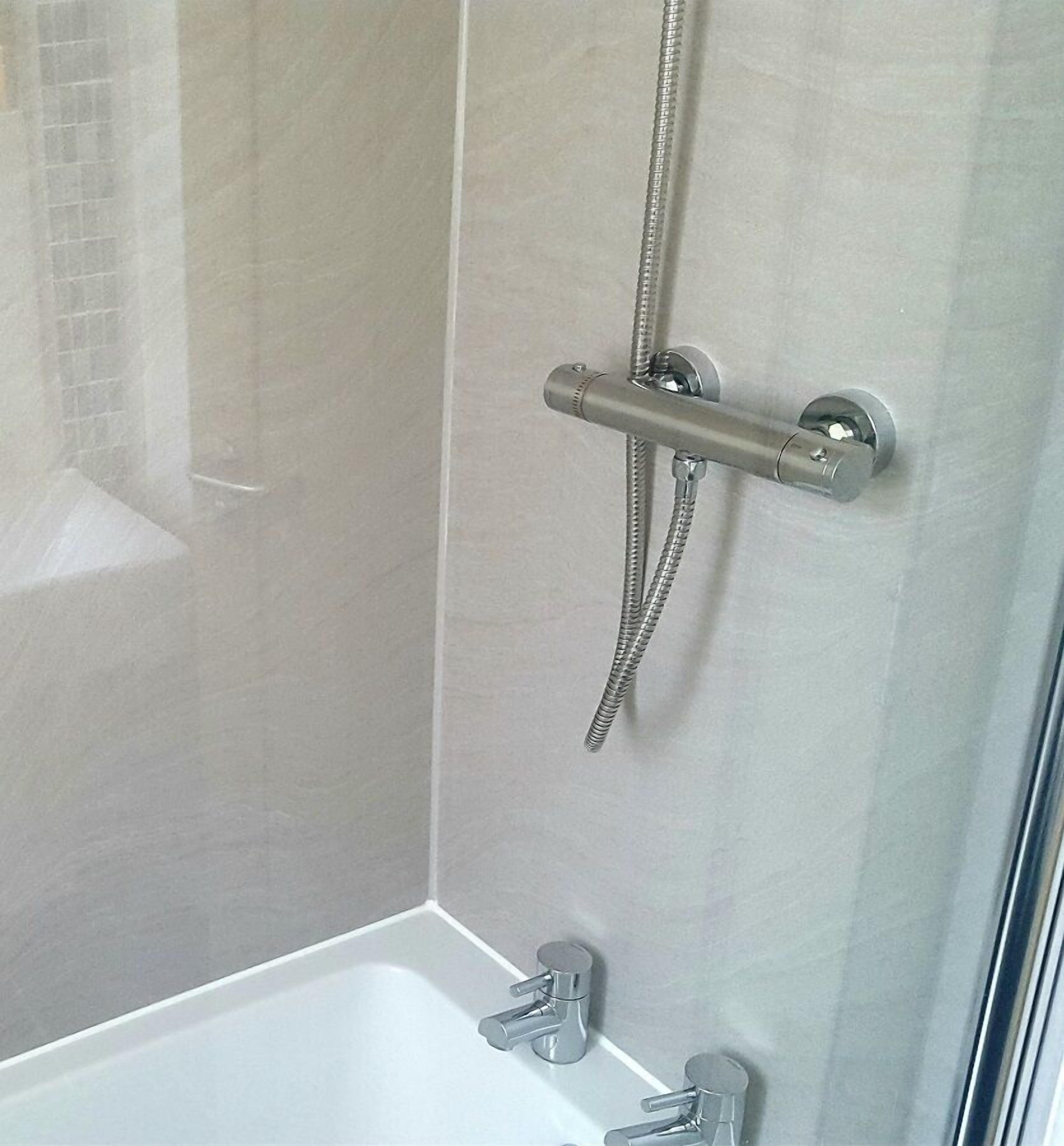 Superior Double Room, Ensuite, Harbour View (Room 6 Second Floor) | Bathroom