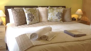 Double or Twin Room, Ensuite (Orchid)