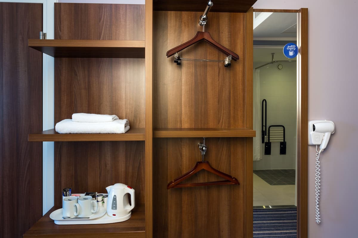 Standard Room, 1 Double Bed, Accessible (Free Hot Breakfast)