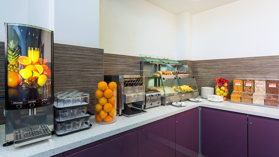Holiday Inn Express Harlow by IHG