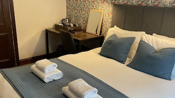 Chambre Double Standard, salle de bains attenante