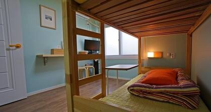 710 Guest house Yellow