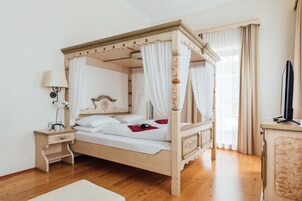 Ropa de cama hipoalergénica, cubrecamas y minibar 