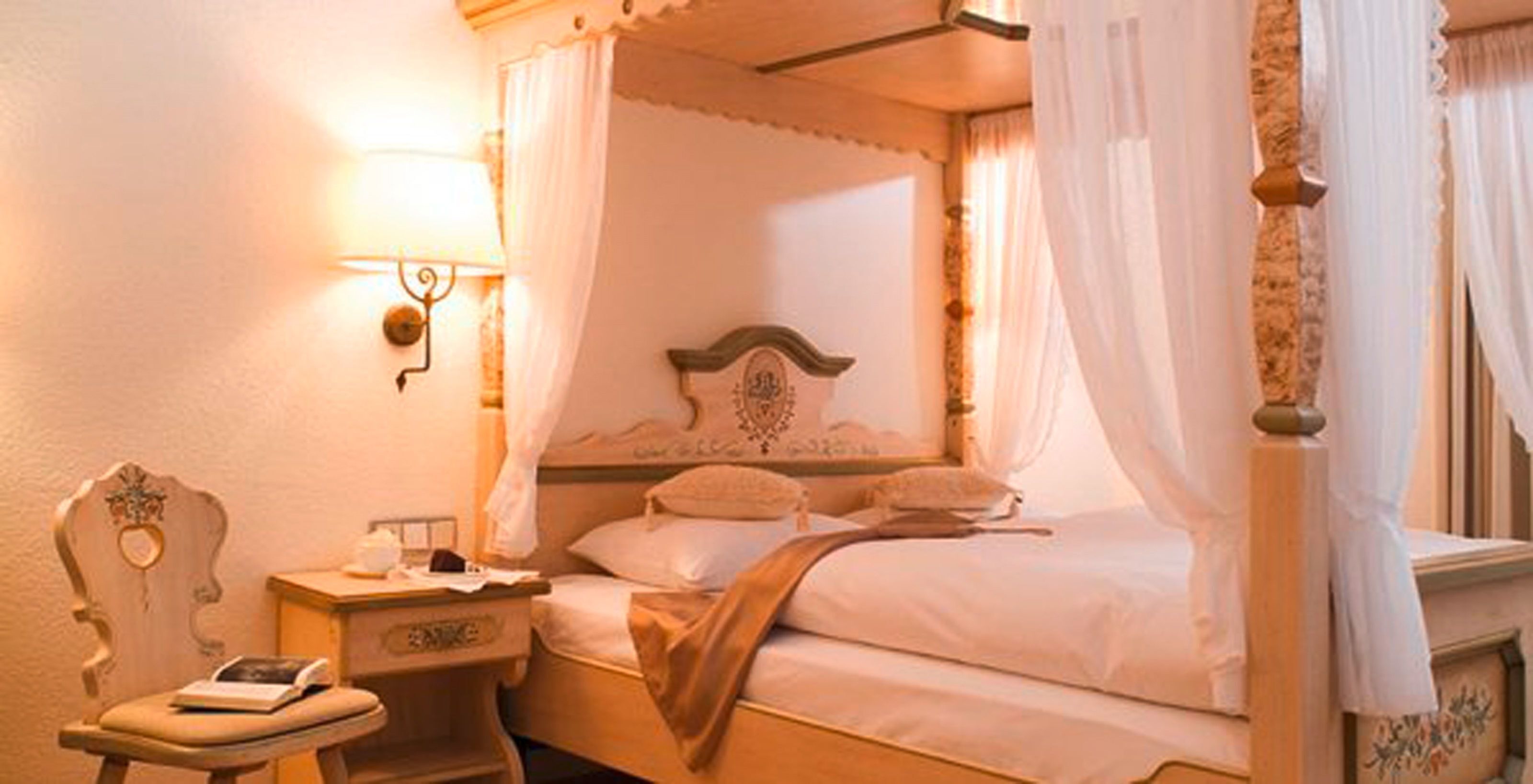 Hypo-allergenic bedding, down duvets, minibar, in-room safe