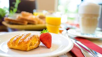 Café da manhã com buffet todos os dias mediante uma taxa