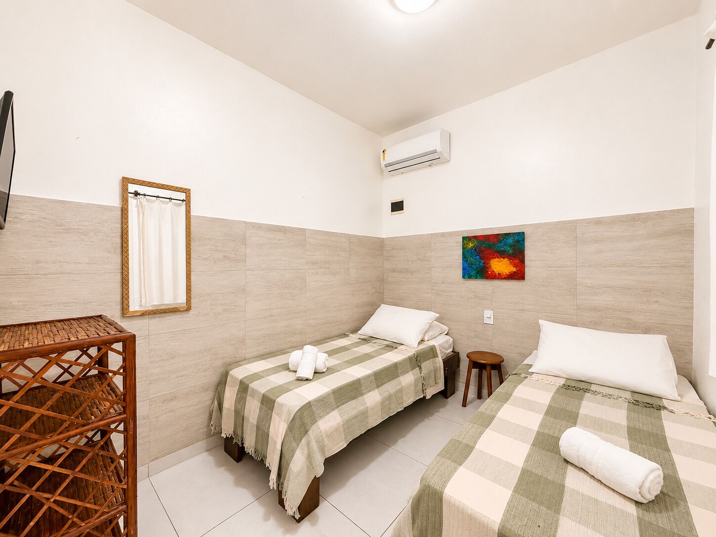Habitación estándar con 2 camas individuales, 2 camas individuales | Minibar, wifi gratis, ropa de cama