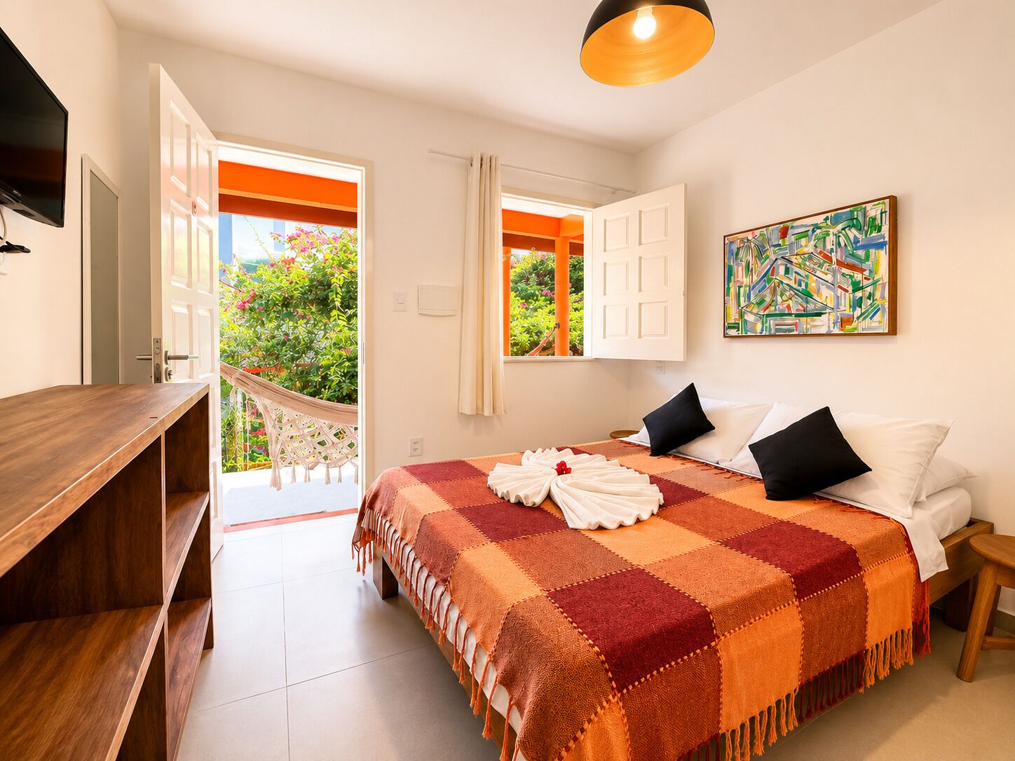Quarto quádruplo | Frigobar, Wi-Fi de cortesia, roupa de cama