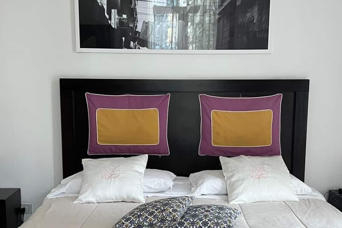 Basic Double Room, Terrace ('A Luggetella) | 3 bedrooms, blackout drapes, iron/ironing board, free WiFi