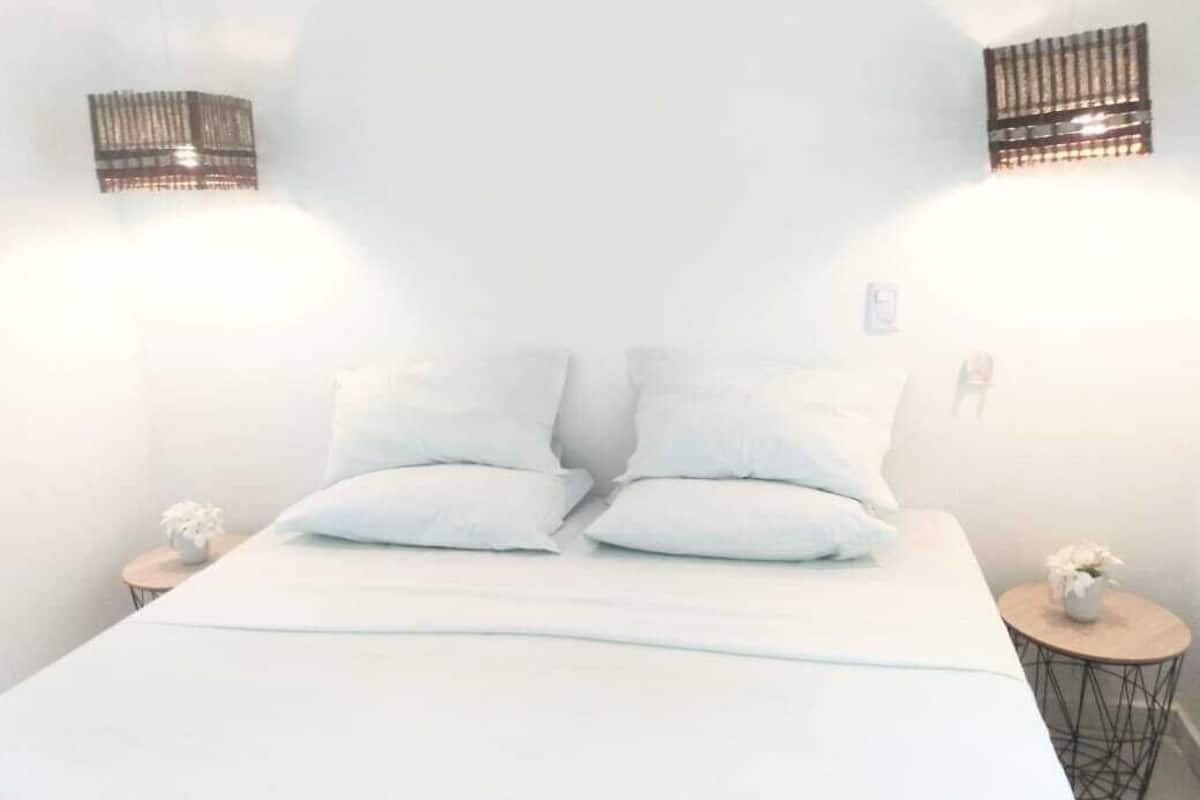 Minibar, cunas gratuitas, camas plegables/adicionales y wifi gratis