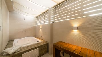 Apartamento, Banheira de hidromassagem, Piso terreo - Acessivel | Private spa tub