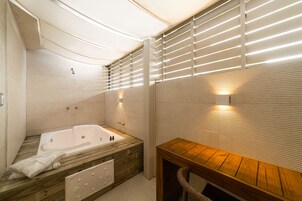 Apartamento, Banheira de hidromassagem, Piso terreo - Acessivel   | Vasca idromassaggio privata