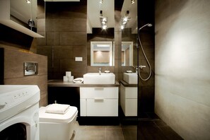 Free toiletries, hair dryer, bathrobes, towels - Platinum Towers E-Apartments (Warsaw)