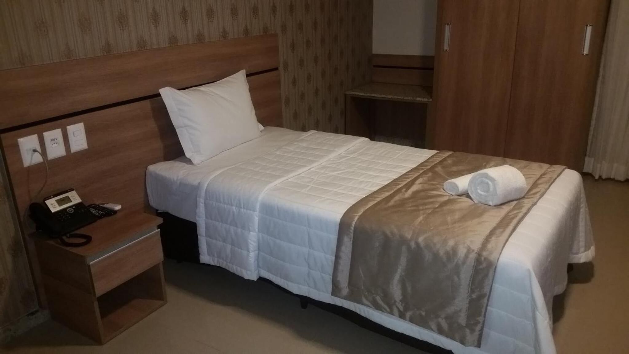 1 bedroom, in-room safe, desk, blackout curtains