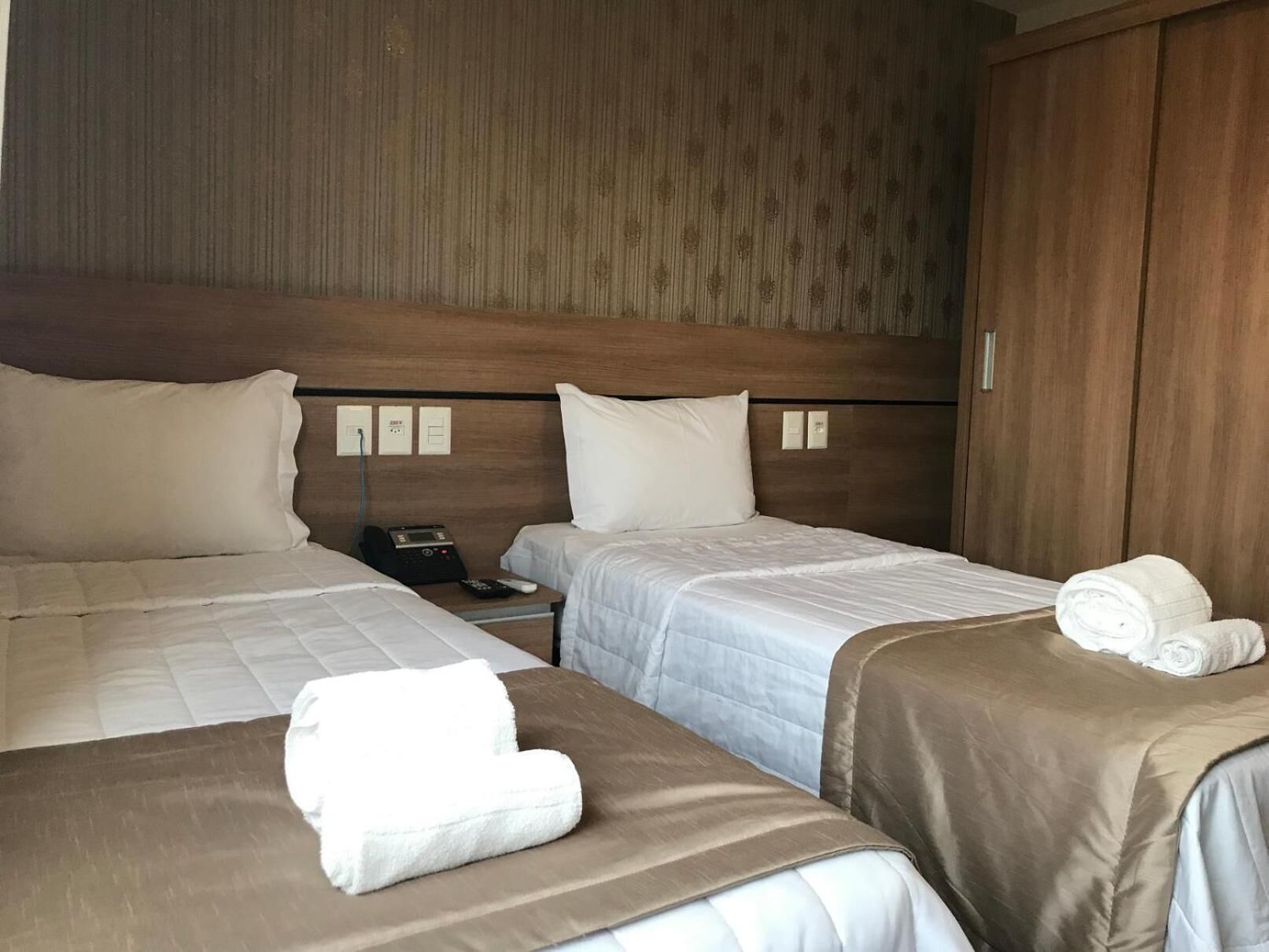 1 bedroom, in-room safe, desk, blackout curtains