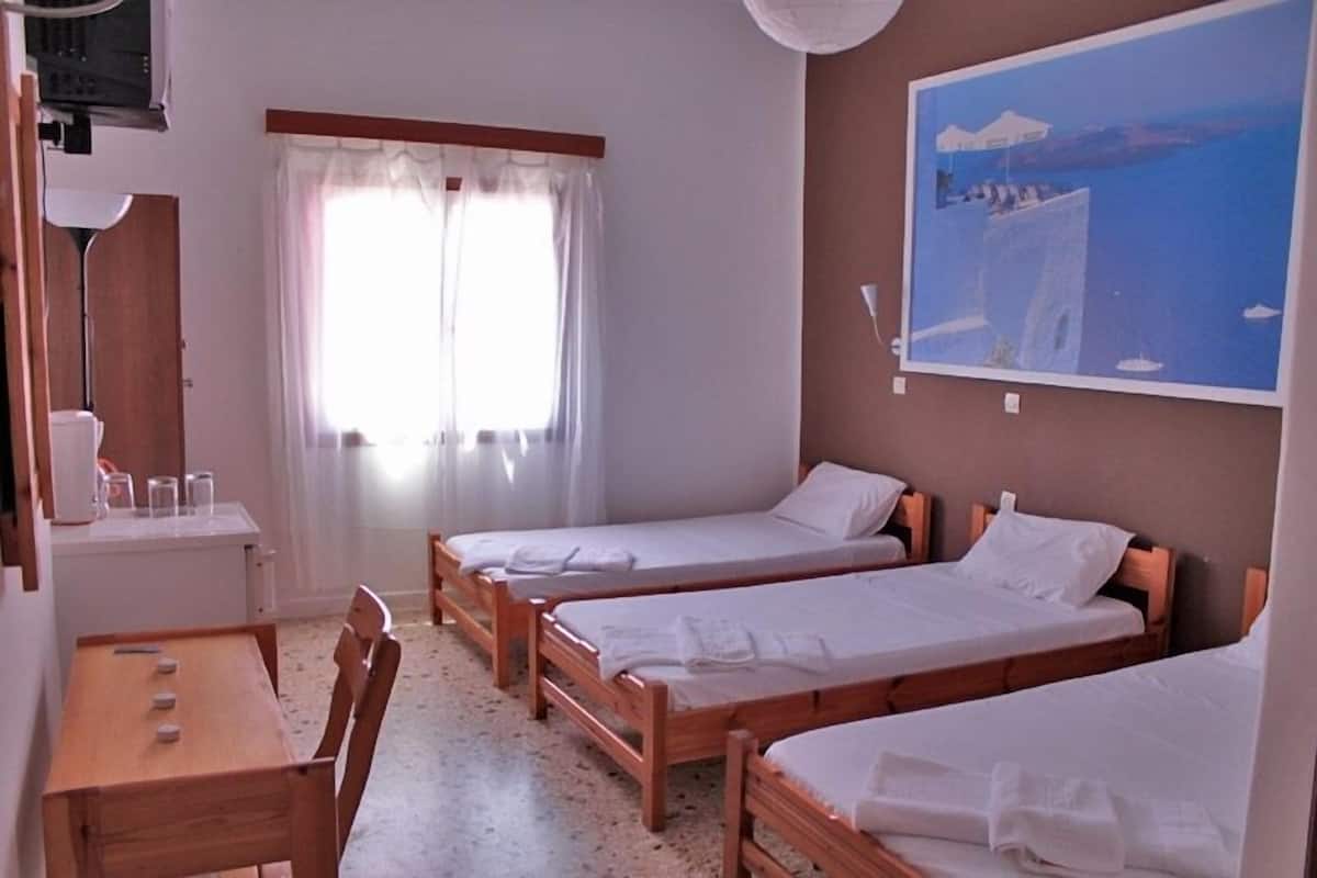 Habitación triple clásica, baño privado | Wifi gratis
