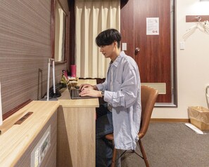 책상, 방음 설비, 다리미/다리미판, 무료 WiFi
