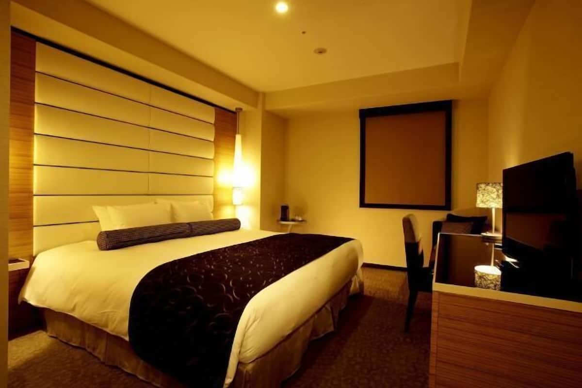 Skrivebord, skrivebord for bærbar PC og blendingsgardiner