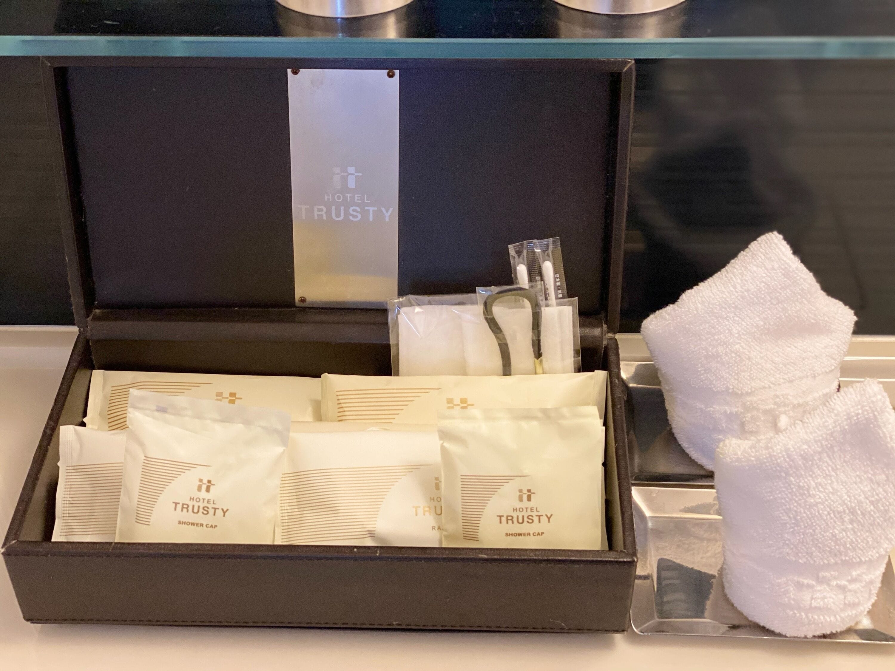 1 bedroom, desk, laptop workspace, blackout curtains