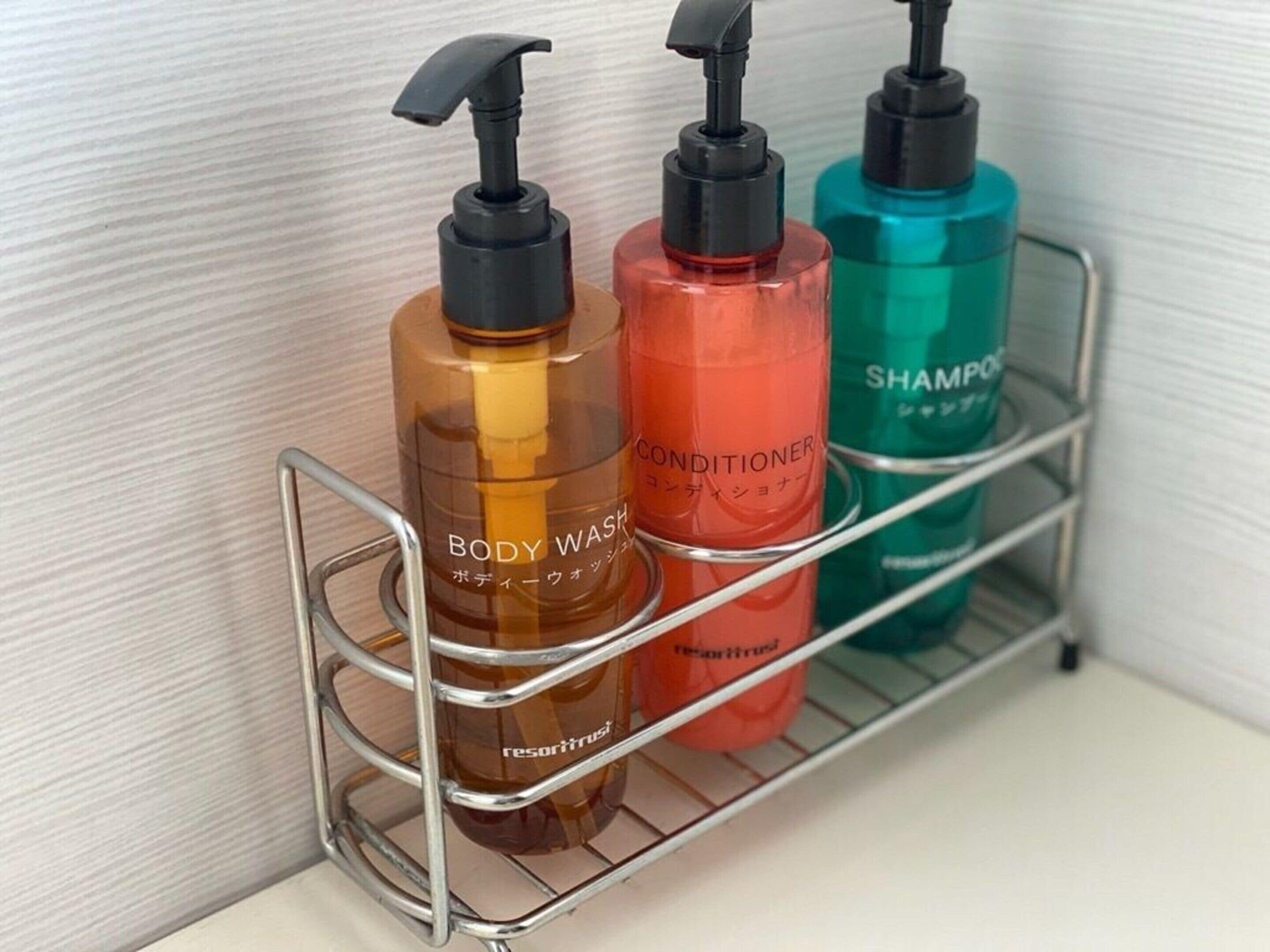 Combined shower/tub, free toiletries, hair dryer, slippers