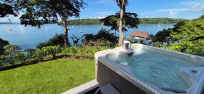 Deluxe bungalow, uitzicht op zee | Terras