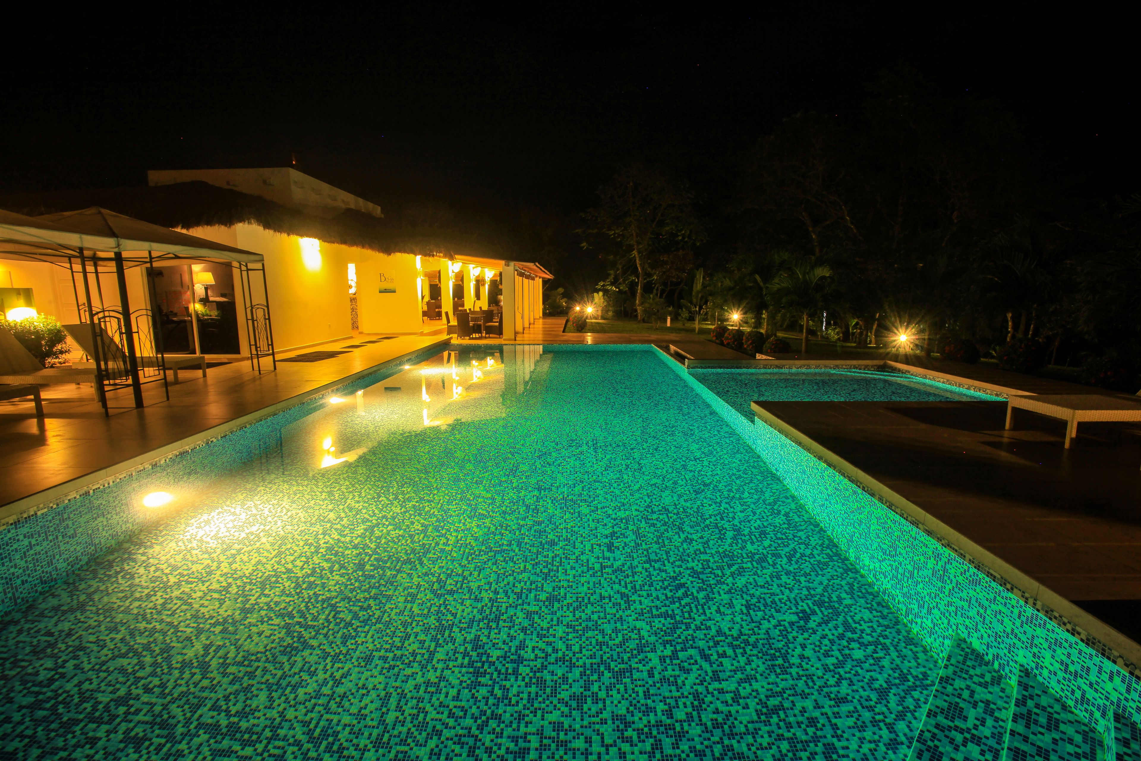 breakfast, lunch, dinner served; international cuisine, pool views