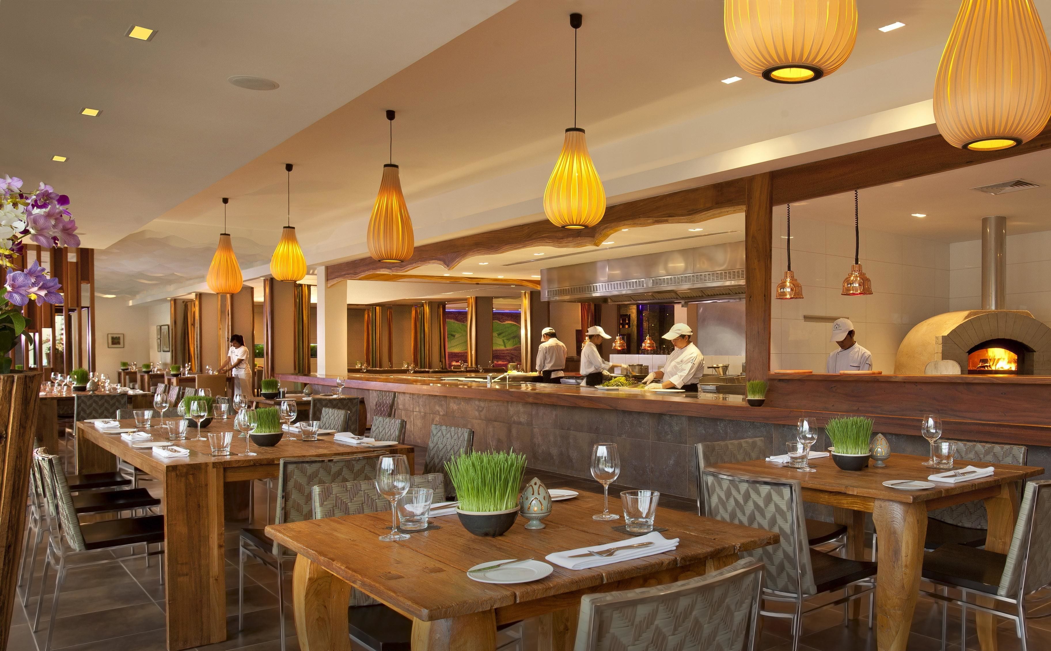 daily continental breakfast (thb 500 per person)