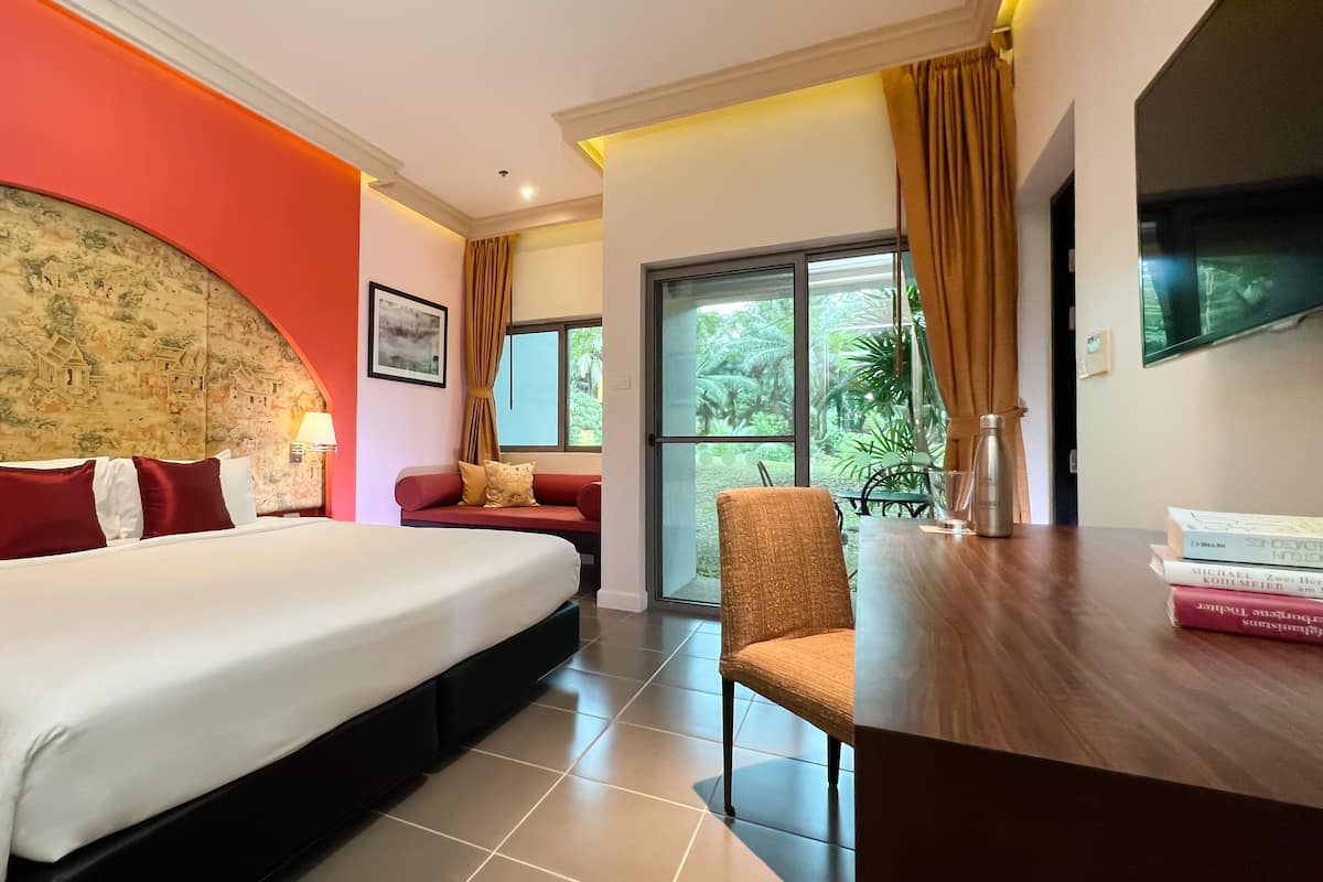 In-room safe, individually decorated, individually furnished, desk