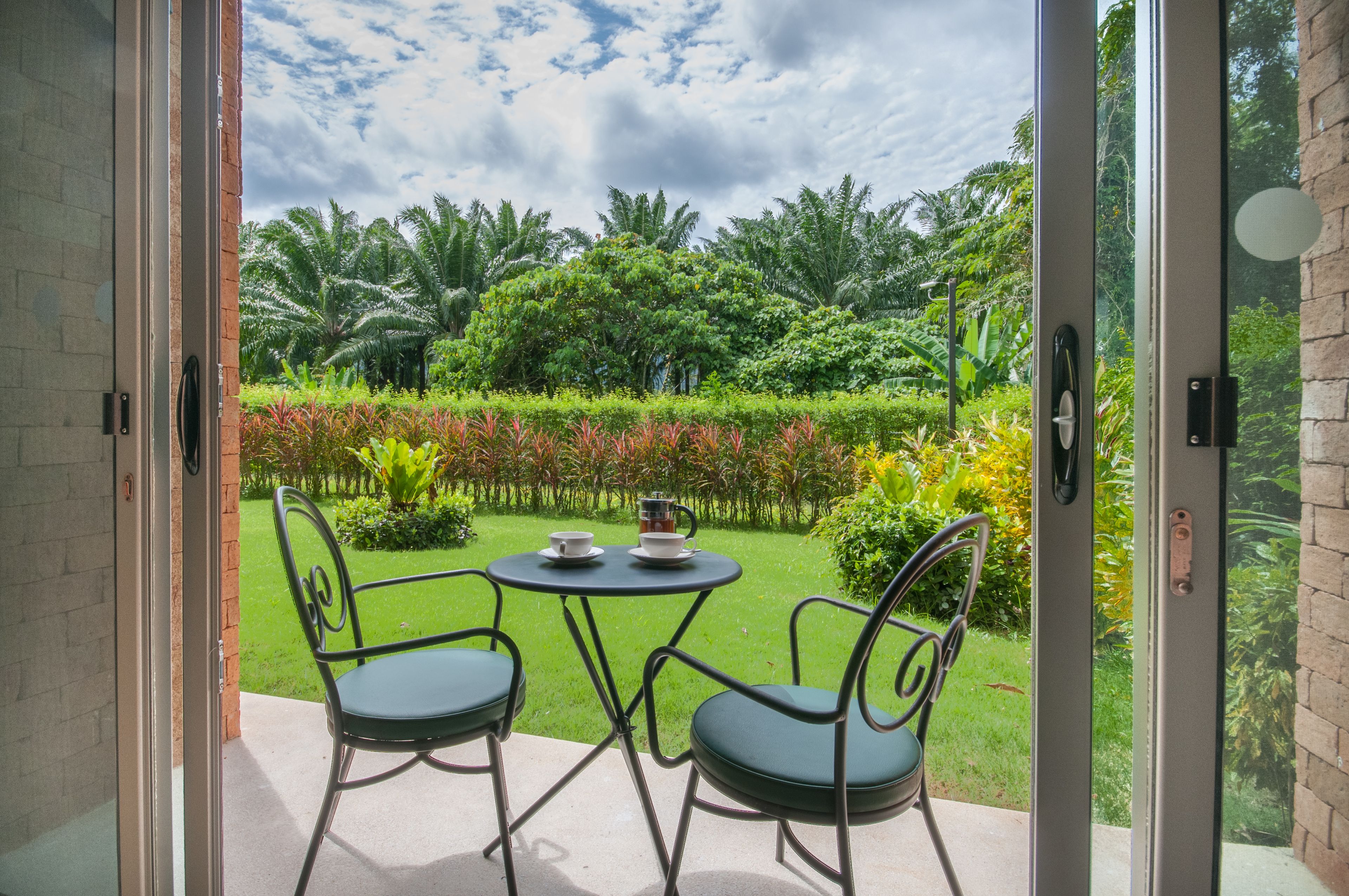 Suite, 1 King bed (Pool Wing) | Terrasse/Patio