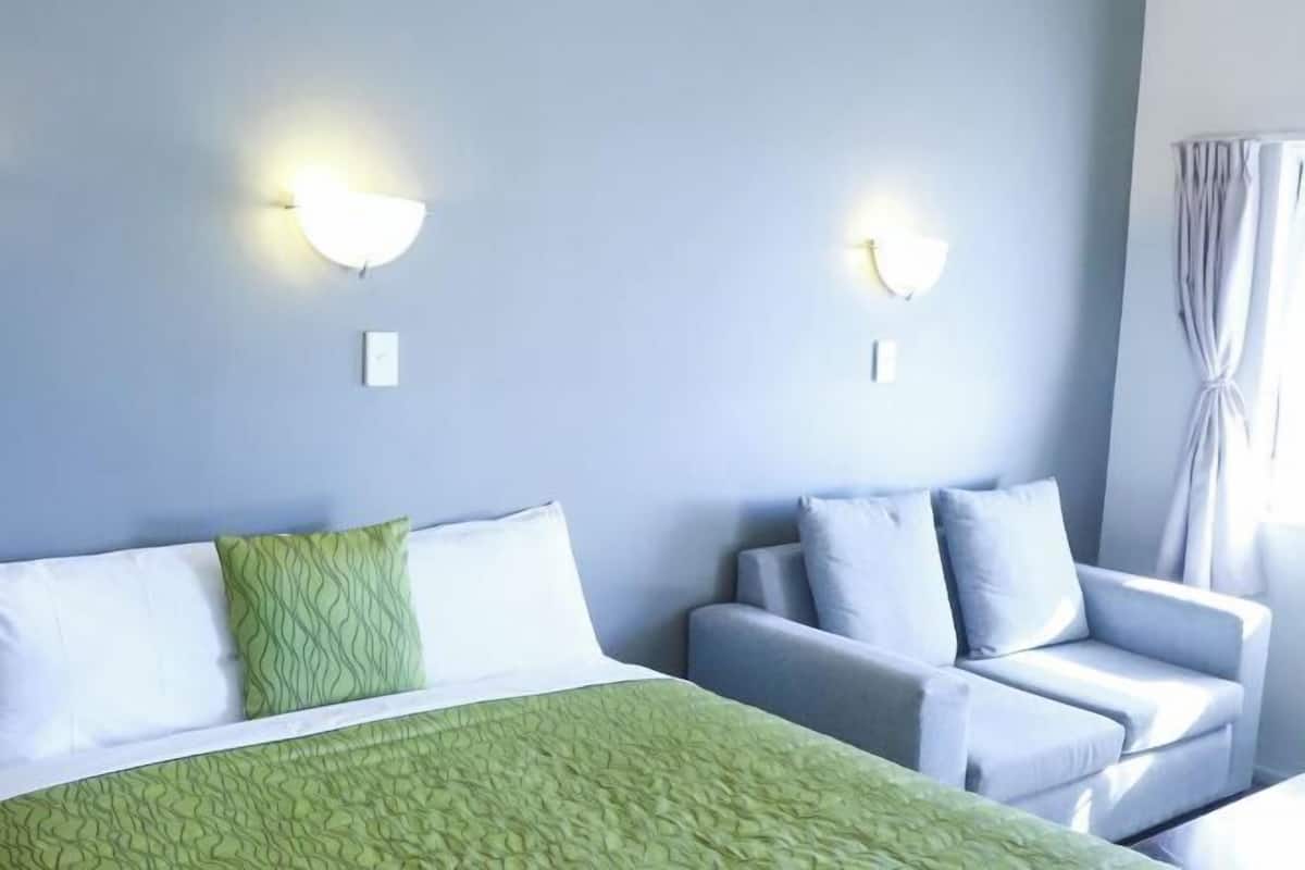 Premium bedding, down duvets, Select Comfort beds, desk