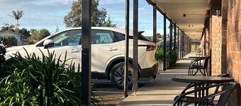Airport Manor Inn
