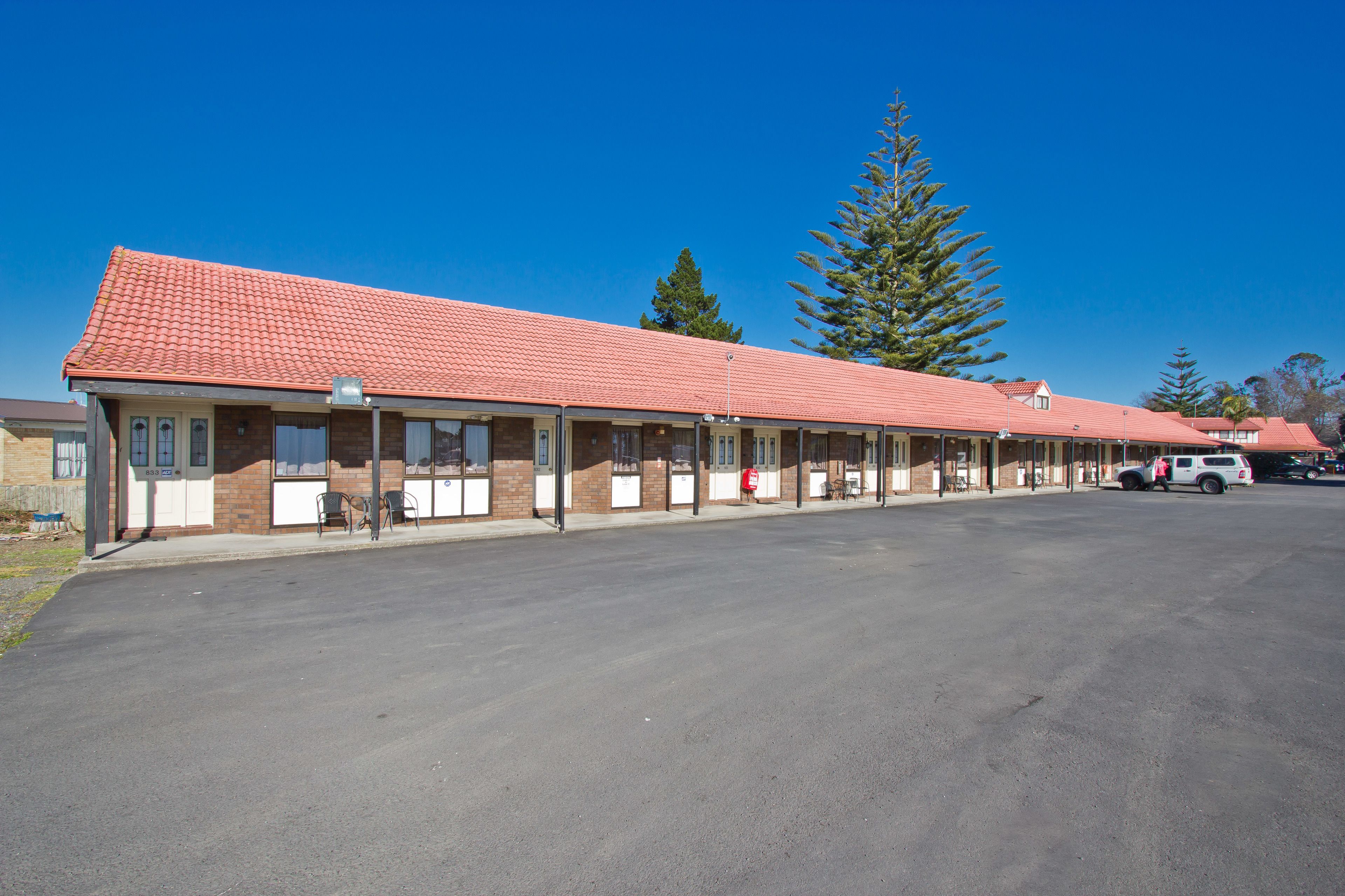 Photo - Airport Manor Inn