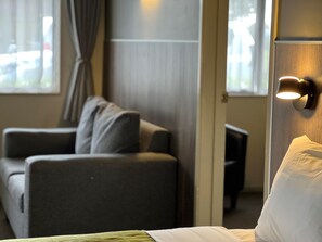 Family Unit with Spa : 2 Queen type - Airport Manor Inn (Auckland)